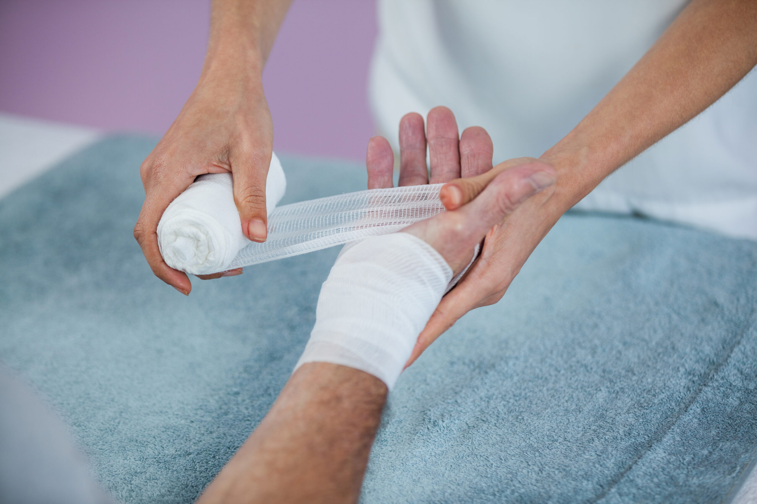 SCHIMBARE PANSAMENT LA DOMICILIU